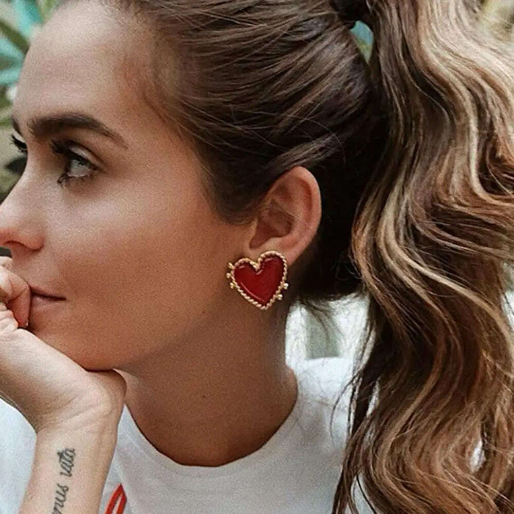 2020 New Design Red Heart Stud Earring Women Metal Gold Color Eye Heart Lips Wedding Statement Earrings Fashion Party Jewelry - KIMLUD
