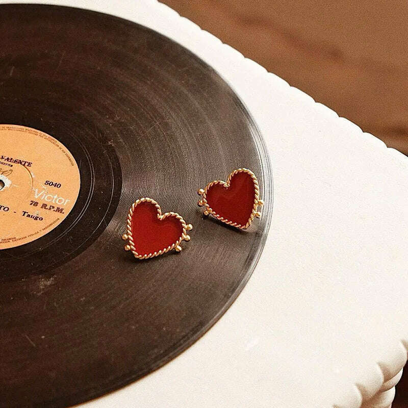 2020 New Design Red Heart Stud Earring Women Metal Gold Color Eye Heart Lips Wedding Statement Earrings Fashion Party Jewelry - KIMLUD