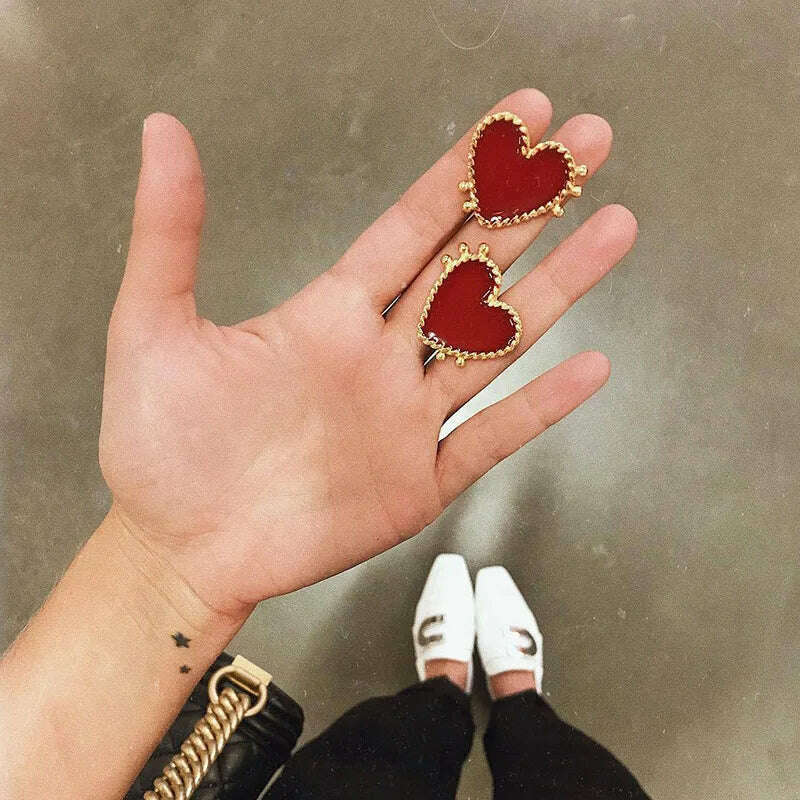2020 New Design Red Heart Stud Earring Women Metal Gold Color Eye Heart Lips Wedding Statement Earrings Fashion Party Jewelry - KIMLUD