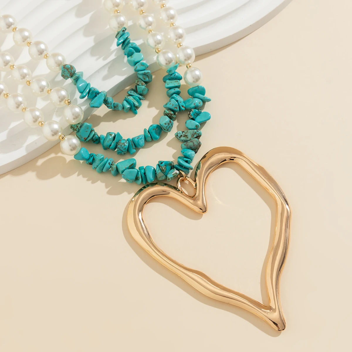 Punk Metal Big Heart Shaped Pendant Necklace Vintage Geometric Green Stone Imitation Pearl Chain Short Necklace Women's Jewelry