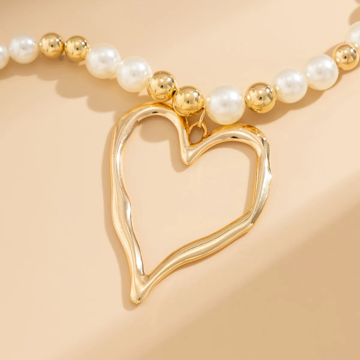 DIEZI Exaggerated Irregular Heart Pendant Necklace For Women Party Gift Fashion Imitation Pearl Beads Choker Necklace Jewelry