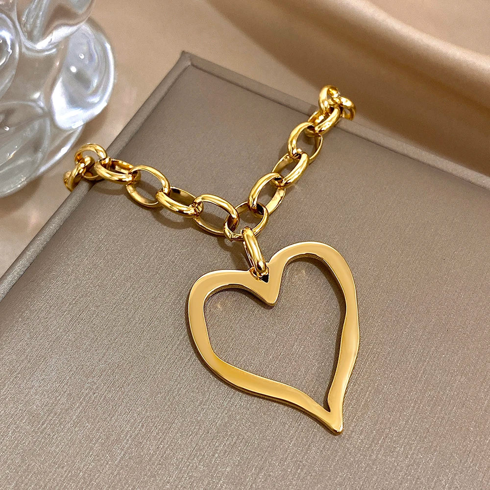 Trend Stainless Steel Irregular Hollow Big Heart Pendant Necklace for Women Golden Metal Thick Sweater Chain Necklace Jewelry