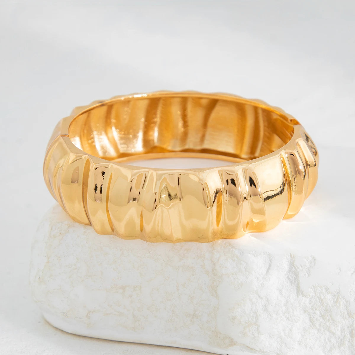 Ingemark 4 Styles Hip Hop Punk Wave Open Spring Bangles for Women Creative Heavy Metal Chunky Bracelets Couple Hand Jewelry Men