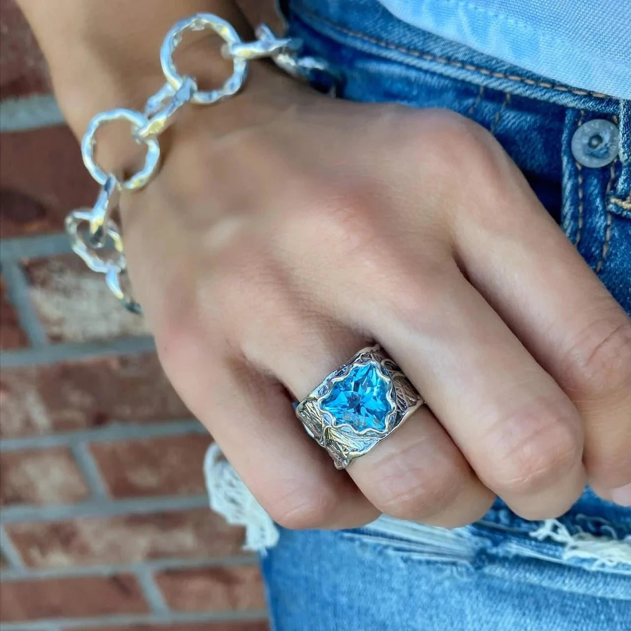 Unisex Silver-Plated Boho Ring with Vintage Flair - Cool Blue Gemstone Inlay, Perfect for Daily Wear