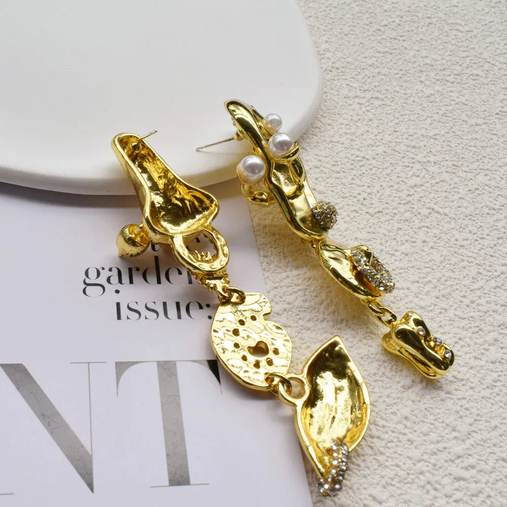 Vintage Exaggerated Irregular Alloy Dangle Earrings for Women Jewelry Baroque Style Party Show Statement Earrings Accessories