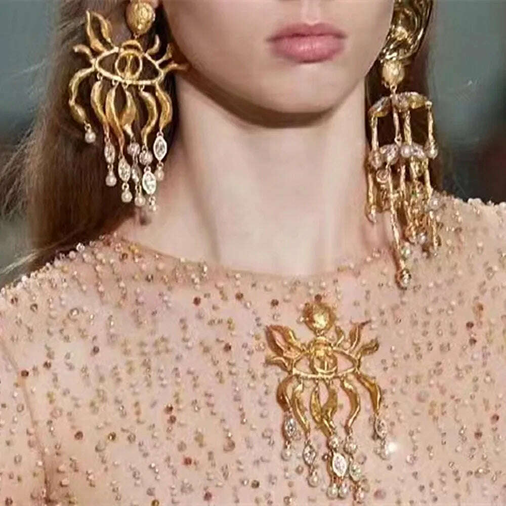 Vintage Baroque Style Metal Eye Dangle Earrings For Women Jewelry Exaggerated Fashion Show Statement Earrings Accessories - KIMLUD