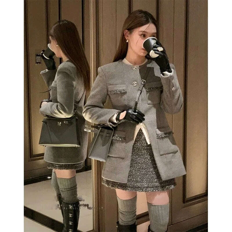 Women Sets O-Neck Waist Retraction Hem Split Coat+Bright Silk A-Line Tasslals Edge Short Skirt Exquisite Two Piece Lady Clothing - KIMLUD