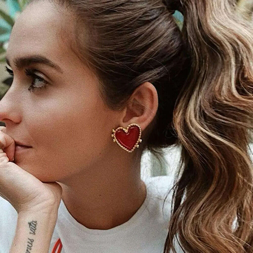 2020 New Design Red Heart Stud Earring Women Metal Gold Color Eye Heart Lips Wedding Statement Earrings Fashion Party Jewelry - KIMLUD