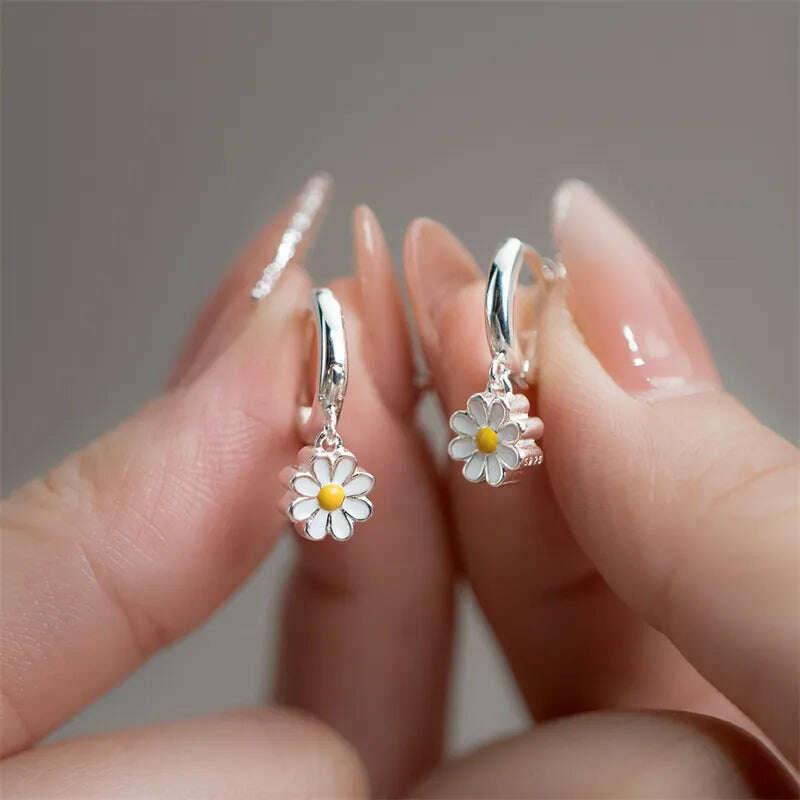 2023 New Daisy Flower Pendant Hoop Earrings For Women Korean Sweet Cute Hanging Earrings Girl Wedding Party Jewelry Gift - KIMLUD