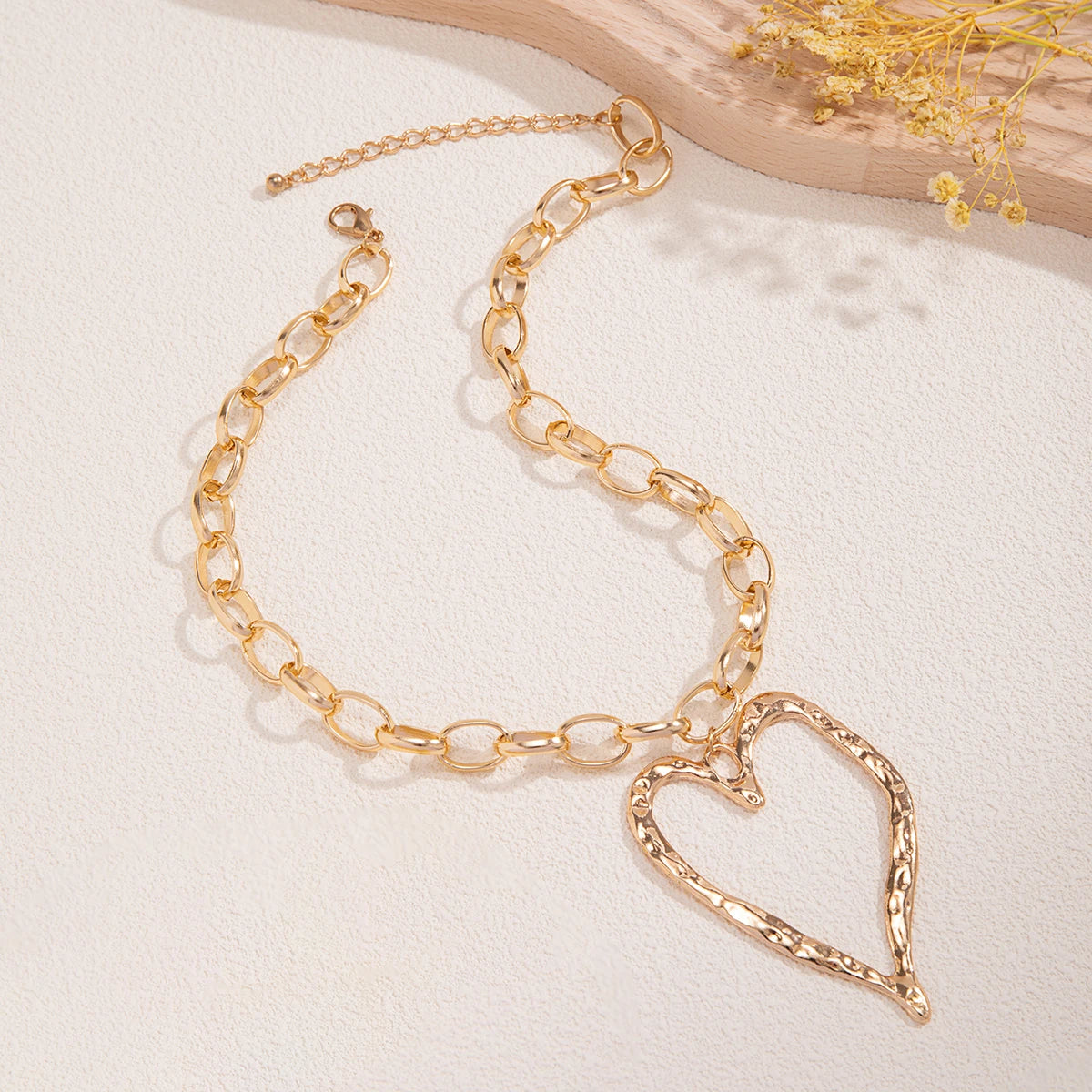 Thick Chains with Big Hollow Heart Pendant Necklaces for Women Trendy Exaggerated Large Accessories on Neck 2023 Fashion Jewelry
