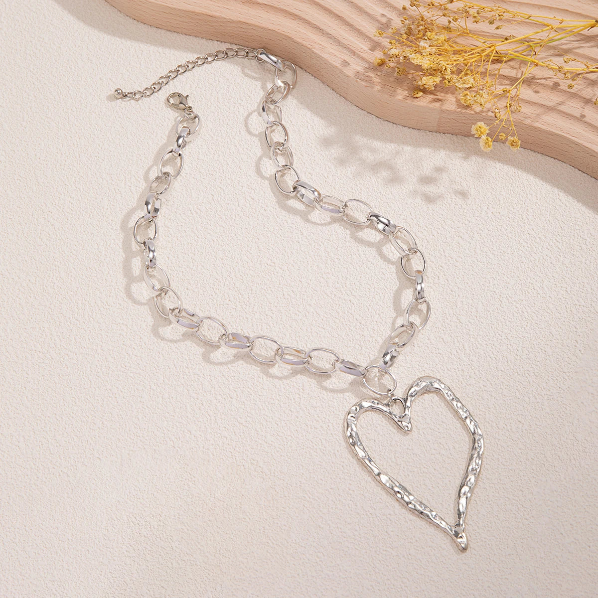 Thick Chains with Big Hollow Heart Pendant Necklaces for Women Trendy Exaggerated Large Accessories on Neck 2023 Fashion Jewelry