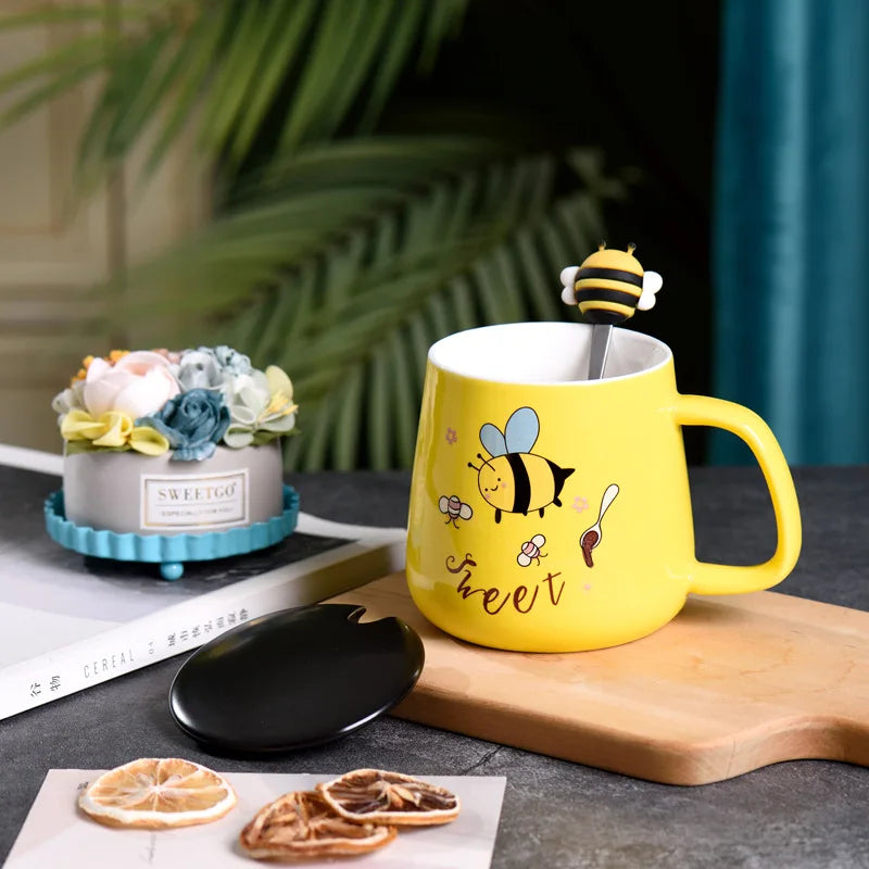 Ceramic Cartoon Bee Mug With Spoon Lid Ceramic Coffee Cups Free Shipping Original Breakfast Cups Christmas Gift Coffee Cup Sets - KIMLUD