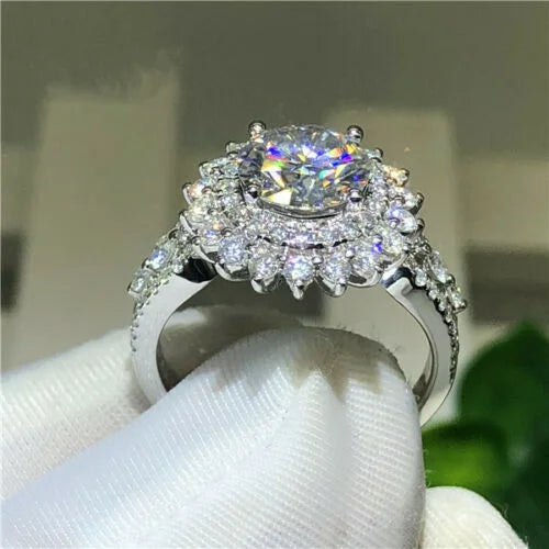 Exquisite Silver Color Wedding Rings for Women Luxury Fashion Inlaid with White Zircon Stones Party Engagement Ring Jewelry