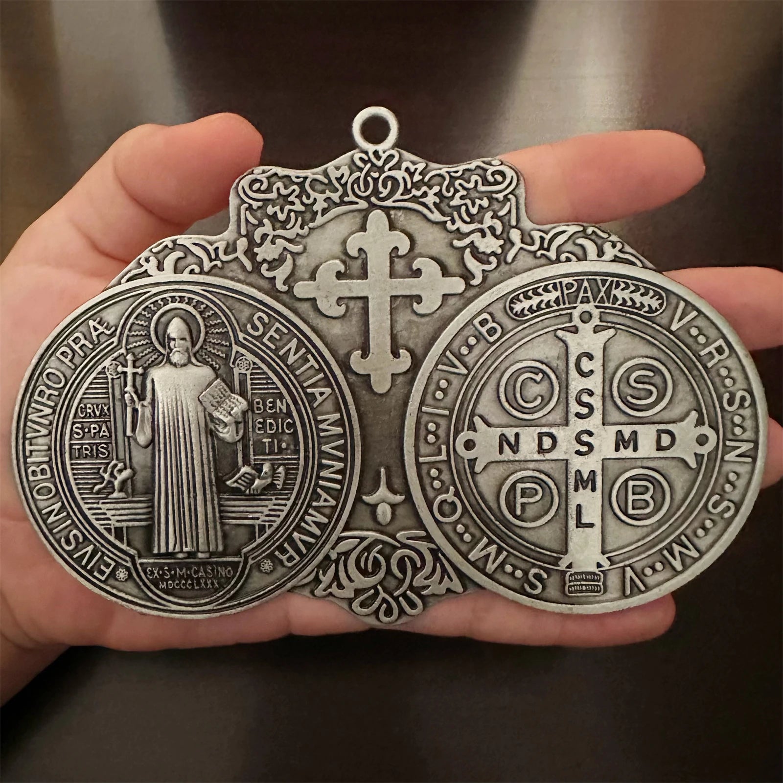 EXTRA LARGE 5.7X4 INCH ST BENEDICT CROSS MEDAL VINTAGE BRASS TONE FINISH FOR WALL OR DESK DISPLAY/MEDALLA DE SAN BENITO
