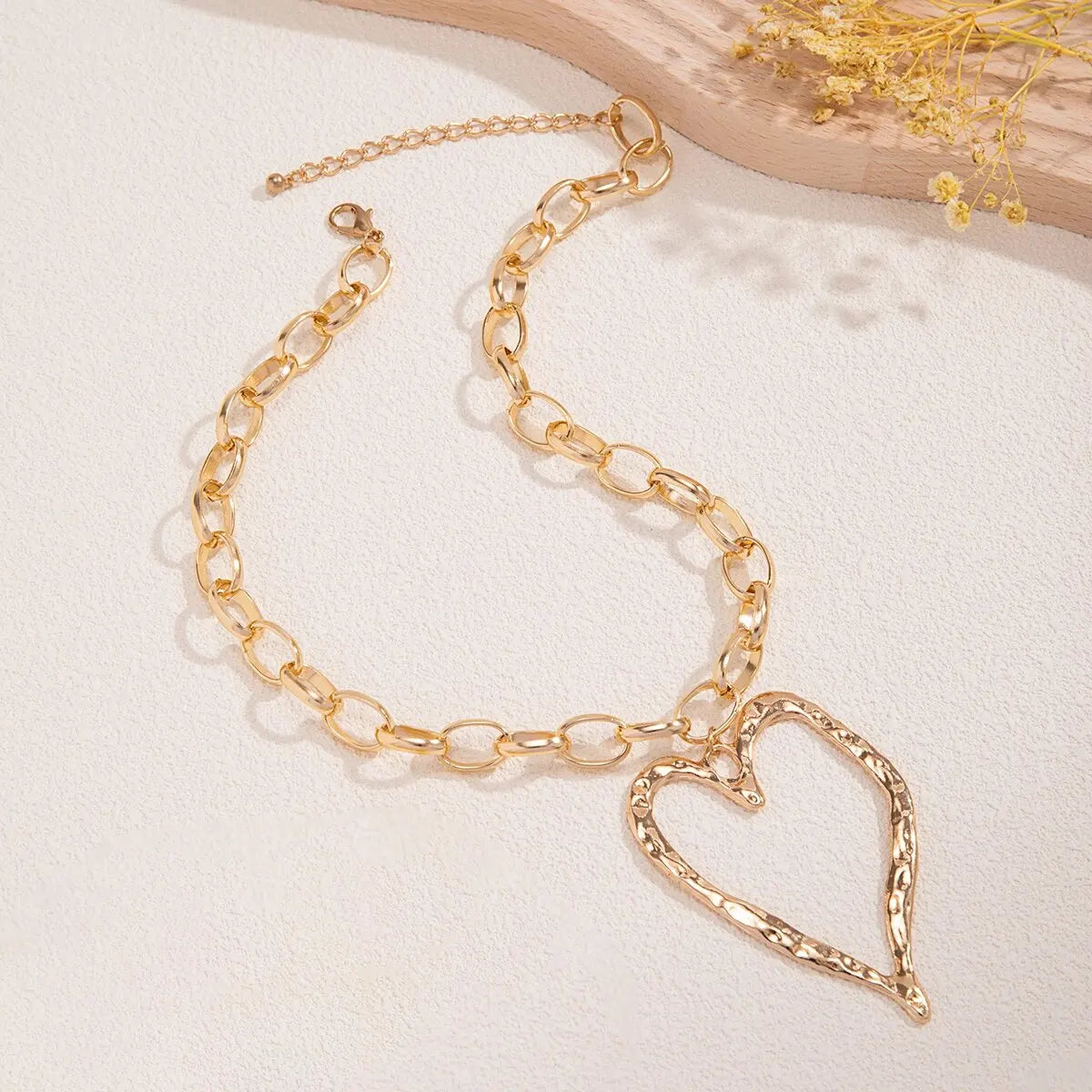 Hip Hop Punk Gold Color Love Heart Pendant Necklace for Women Exaggerated Hollow Out Thick Chain Chokers Y2K Jewelry Accessories