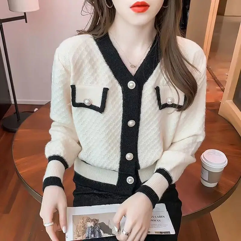 Cardigan Sweater Women's 2024 Spring and Autumn New Style Small Fragrant V-neck Coat Short Western-style Bottom Shirt Top