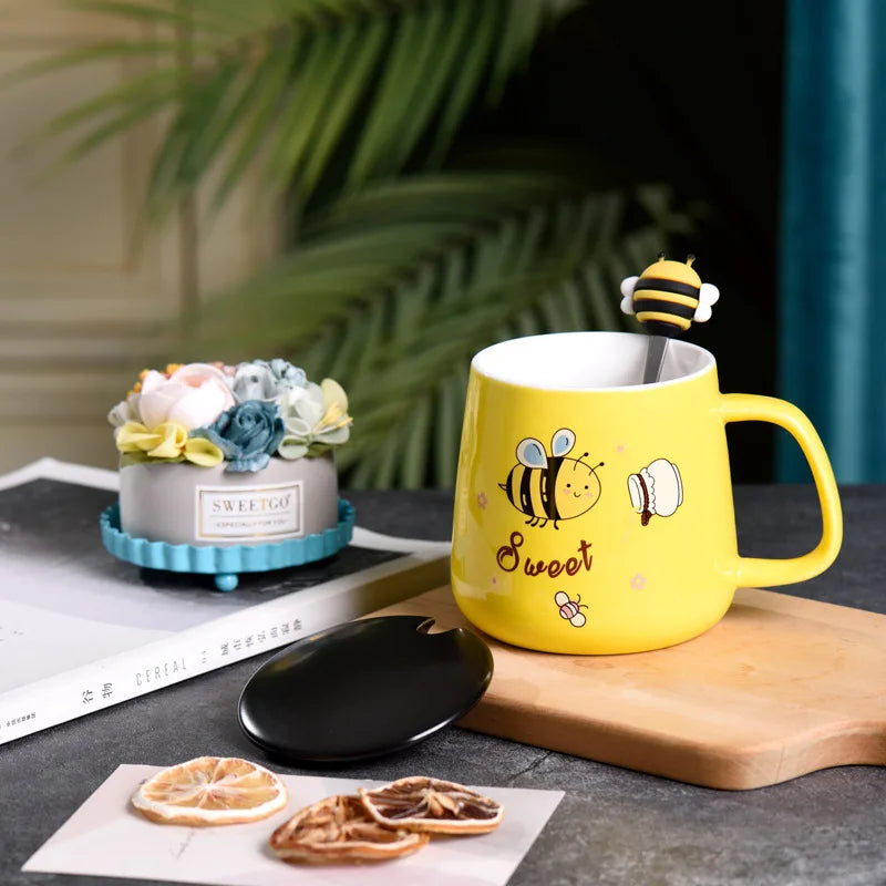 Ceramic Cartoon Bee Mug With Spoon Lid Ceramic Coffee Cups Free Shipping Original Breakfast Cups Christmas Gift Coffee Cup Sets - KIMLUD