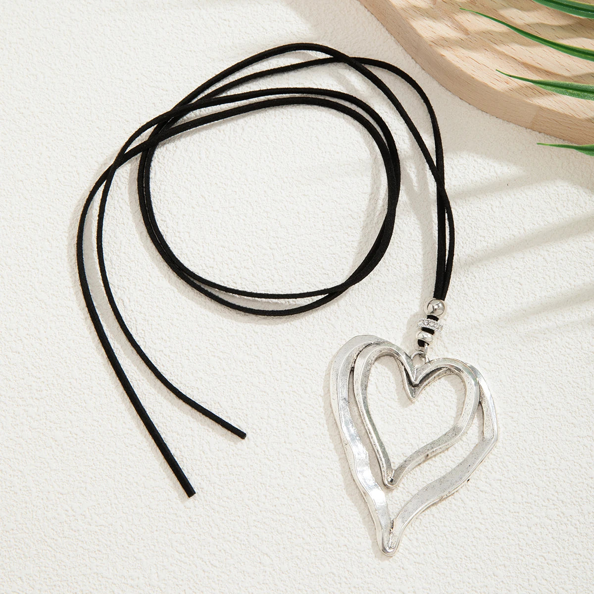 Long Lace Up Rope Chains with Big Hollowed Out Heart Pendant Necklace for Women Trendy Accessories on Neck Fashion Jewelry Gifts