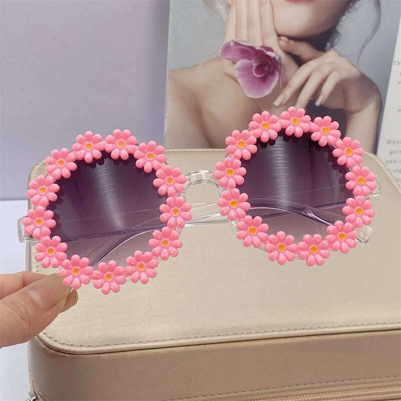 KIMLUD, Adult Women Daisy Sunglasses Fashion Ladies Cute Sun Glasses White Round Flowers Bride Gift Bridesmaid Bachelorette Party Favors, KIMLUD Womens Clothes