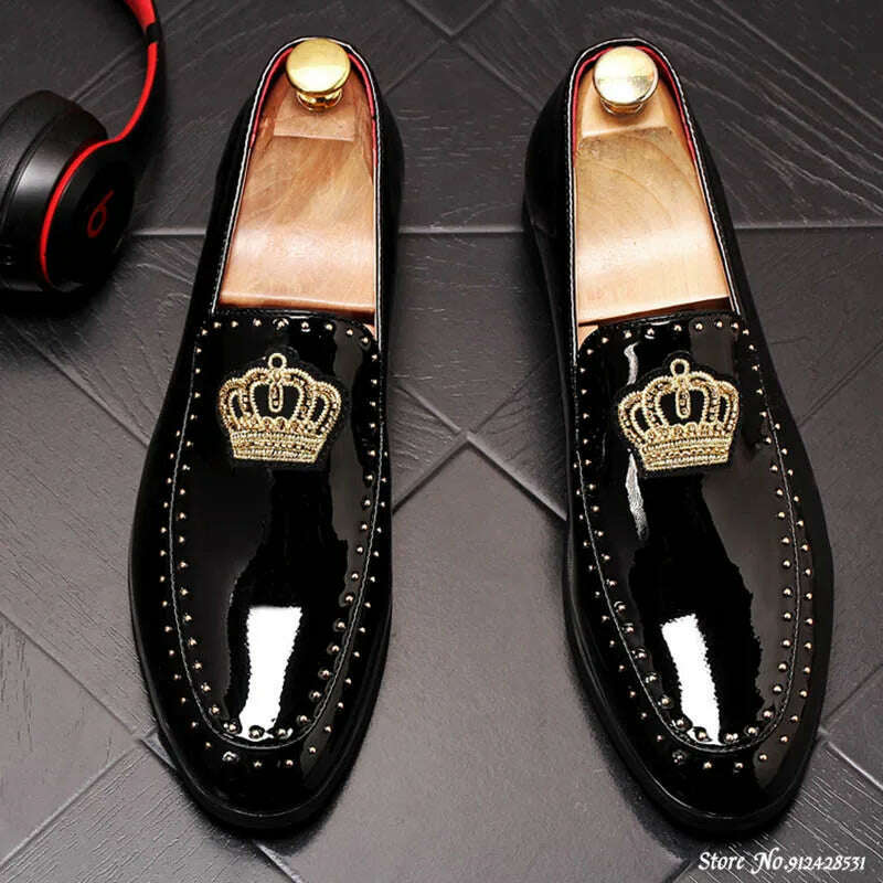 Designer Brand Casual Shoes Men Britain Crown Embroidery Rivet Oxford Homecoming Dress Wedding Prom Loafer Sapato Social Zapatos - KIMLUD