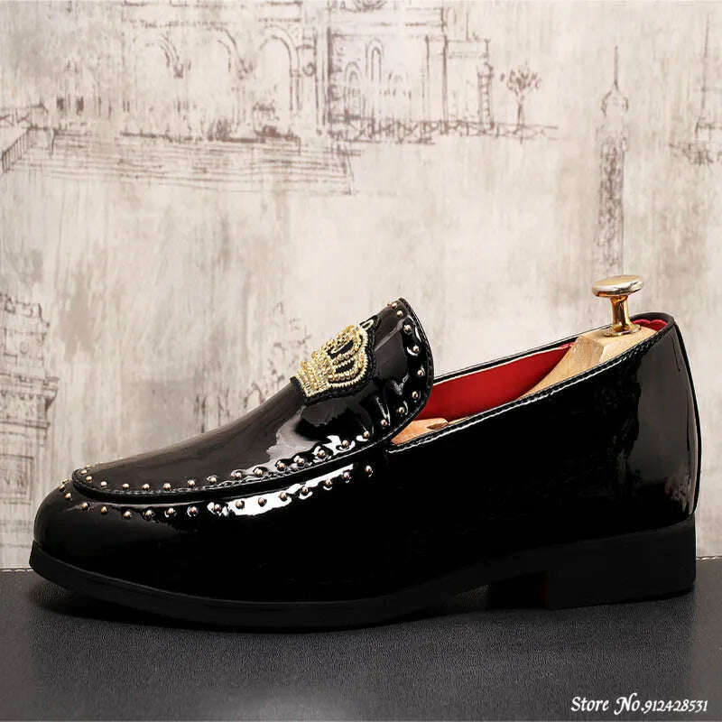 Designer Brand Casual Shoes Men Britain Crown Embroidery Rivet Oxford Homecoming Dress Wedding Prom Loafer Sapato Social Zapatos - KIMLUD