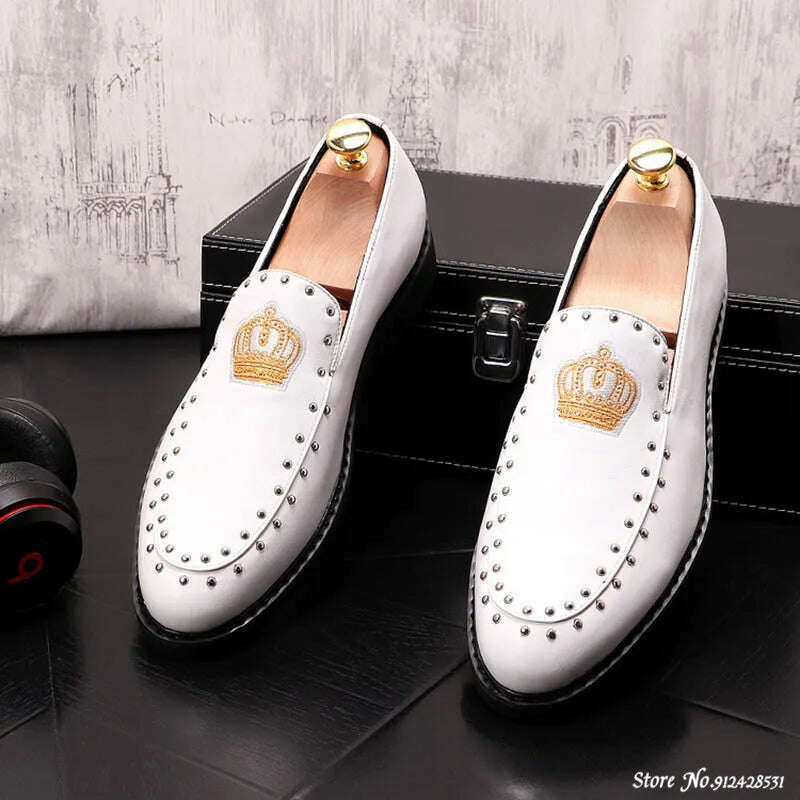 Designer Brand Casual Shoes Men Britain Crown Embroidery Rivet Oxford Homecoming Dress Wedding Prom Loafer Sapato Social Zapatos - KIMLUD