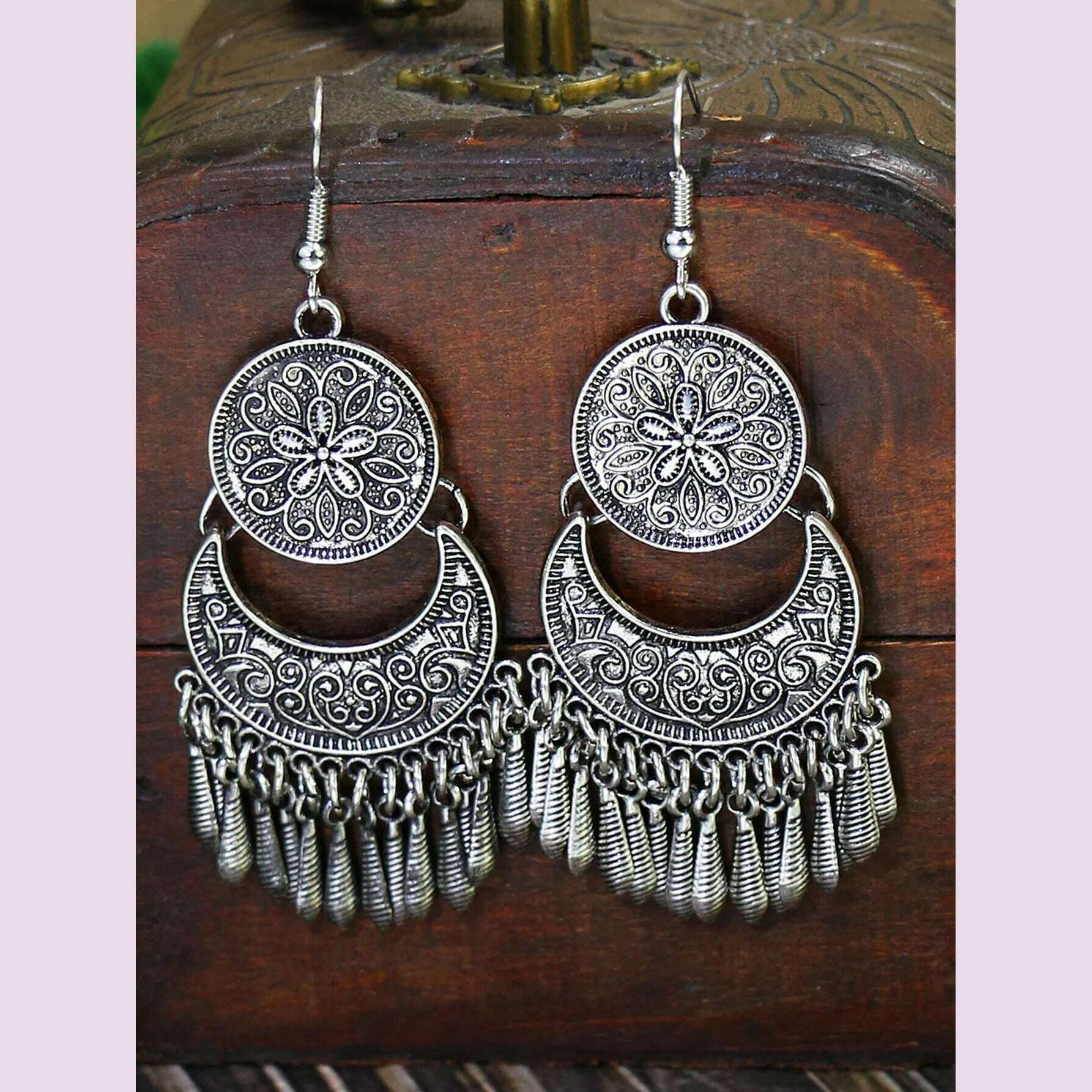 Ethnic Style Metal Long Style Tassel Earrings Retro Premium Earrings Jewelry Ladies Gift - KIMLUD