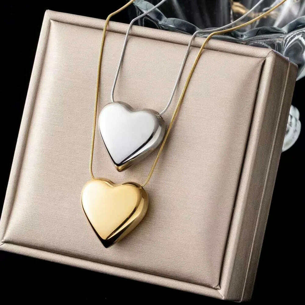 European and American Hip Hop Simple Peach Heart Pendant Titanium Steel Necklace for Girls Sexy Clavicle Chain for Women jewelry - KIMLUD