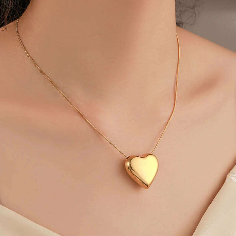 KIMLUD, European and American Hip Hop Simple Peach Heart Pendant Titanium Steel Necklace for Girls Sexy Clavicle Chain for Women jewelry, KIMLUD Womens Clothes