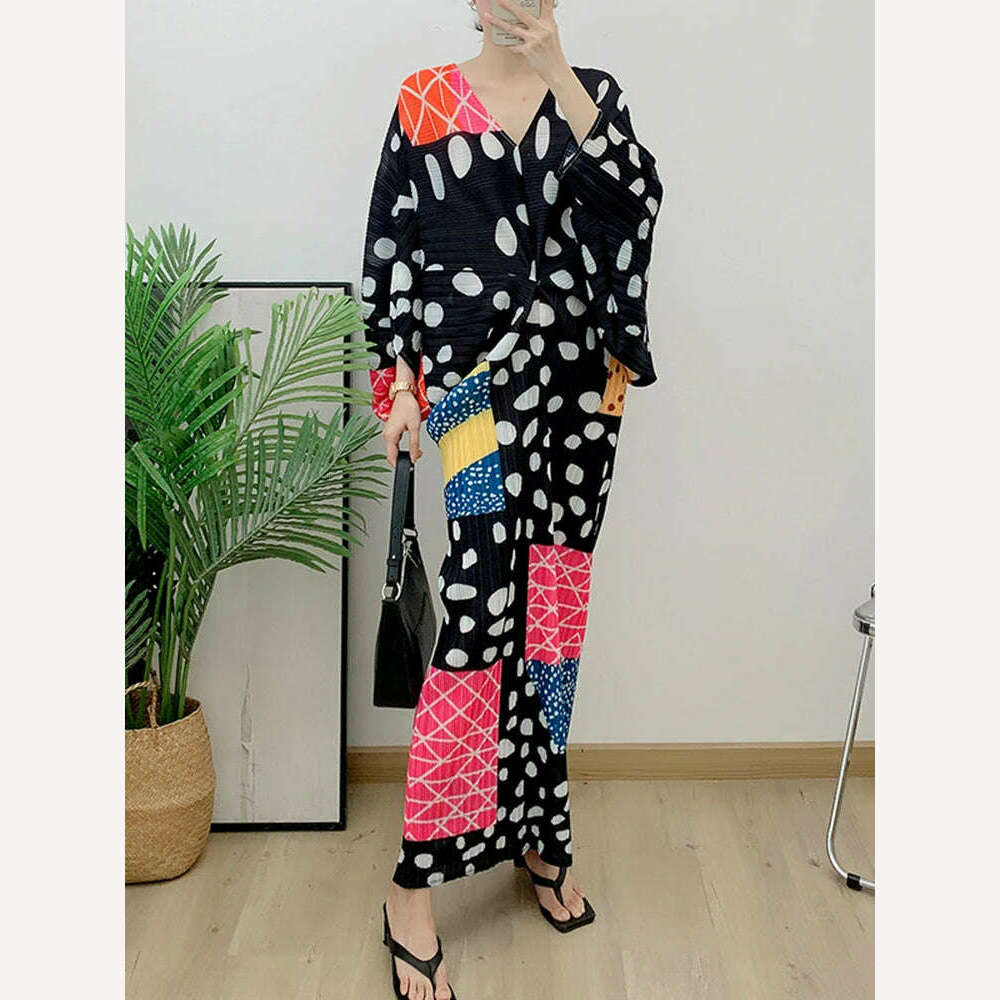 LANMREM V-neck Polka Dot Pleated Long Dress 2023 Autumn New Loose Large Maxi Printing Dresses Female Party Clothing 2DA2066 - KIMLUD