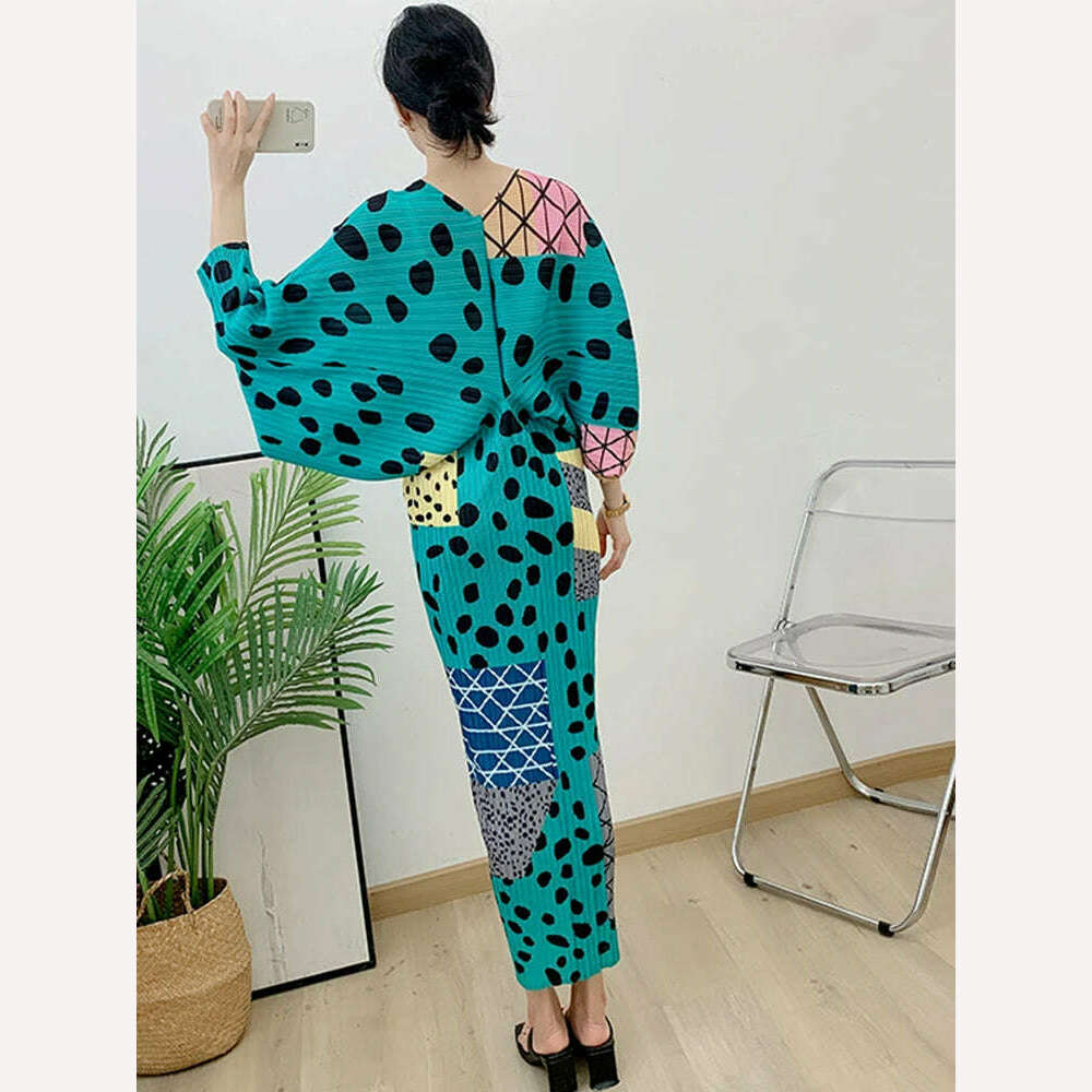 LANMREM V-neck Polka Dot Pleated Long Dress 2023 Autumn New Loose Large Maxi Printing Dresses Female Party Clothing 2DA2066 - KIMLUD