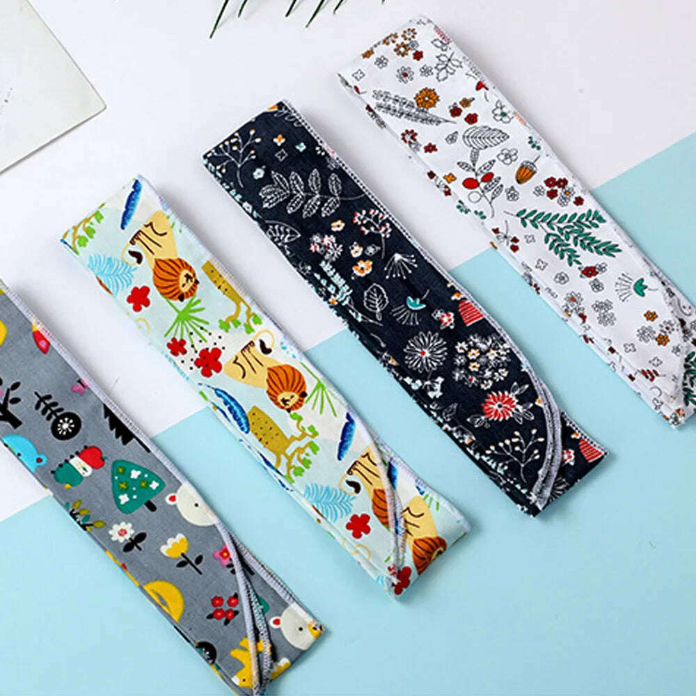 Summer Pet Cooling Ice Scarf Cool Ice Towel Heatstroke Dogs Cats Ice Scarf Collar Adjustable Cooling Cat Collar Bib Dog Supplies - KIMLUD